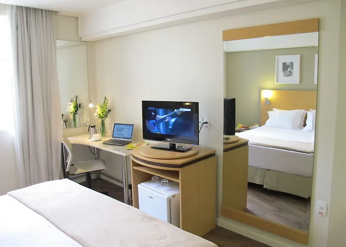 Hotel Intercity Aeroporto 4*